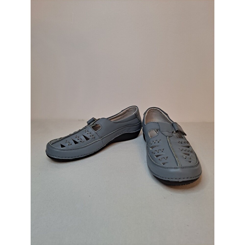 Propet Woman's Clover Casual Shoe 6.5M Gray Leather Hook & Loop Perforated